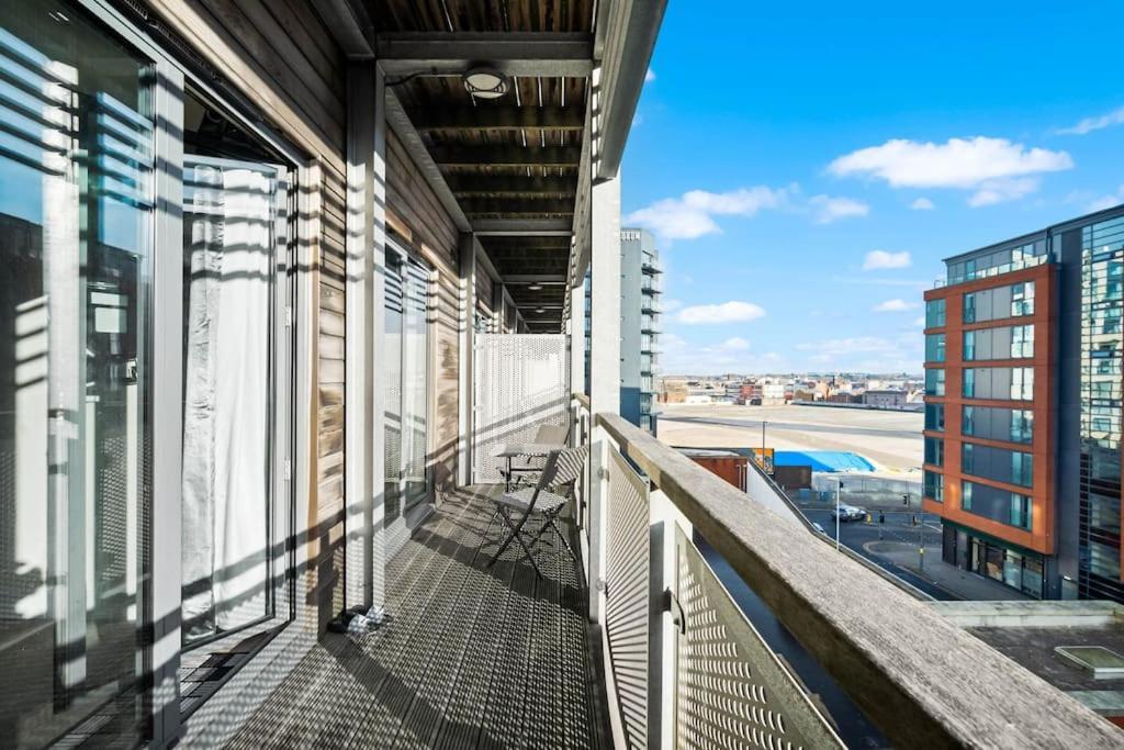 Modern Arcadian Centre Apartment By Azura Nights Birmingham Exterior foto