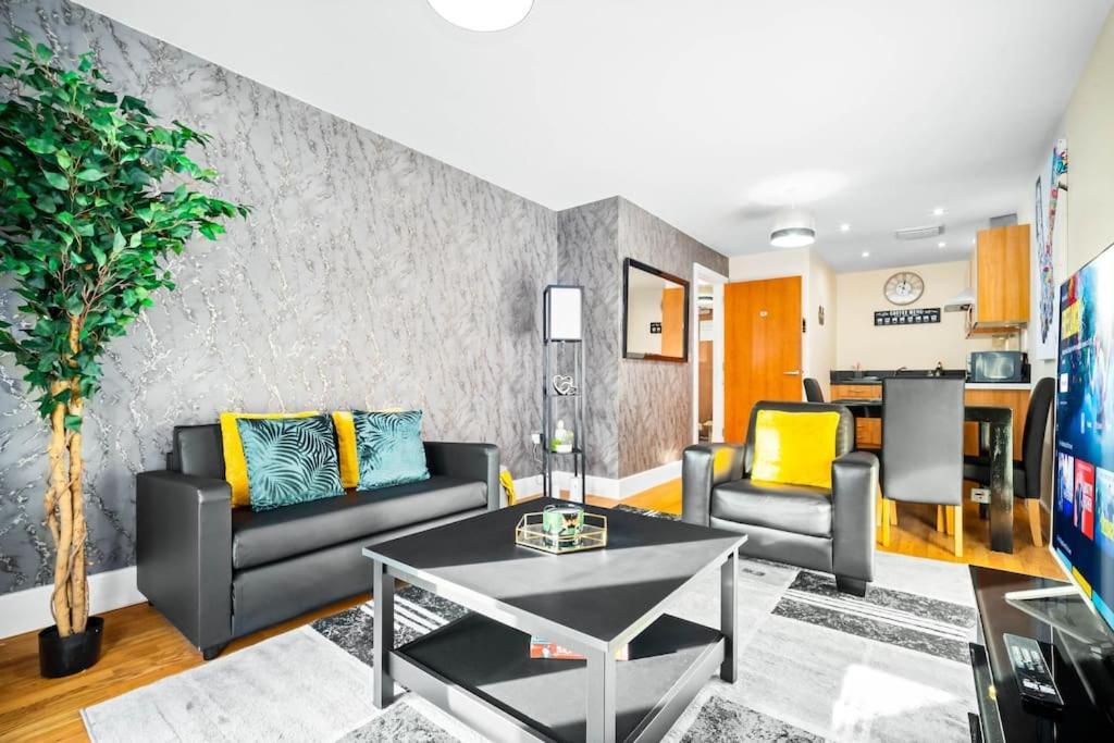Modern Arcadian Centre Apartment By Azura Nights Birmingham Exterior foto